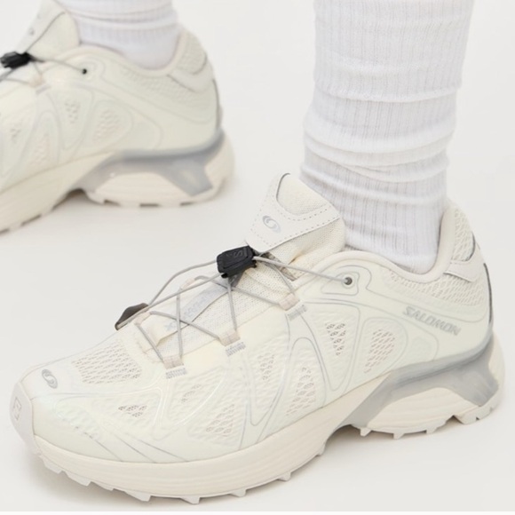 Salomon Shoes - Women's Salomon XT-Whisper Void Sneakers Vanilla Ice/Silver Size 8.5